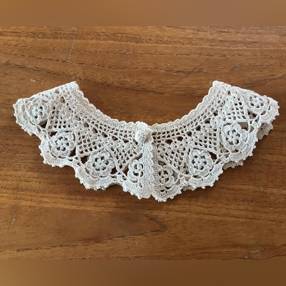 Two Vintage Hand Crochet Cotton Victorian Collars - Picture 2 of 10